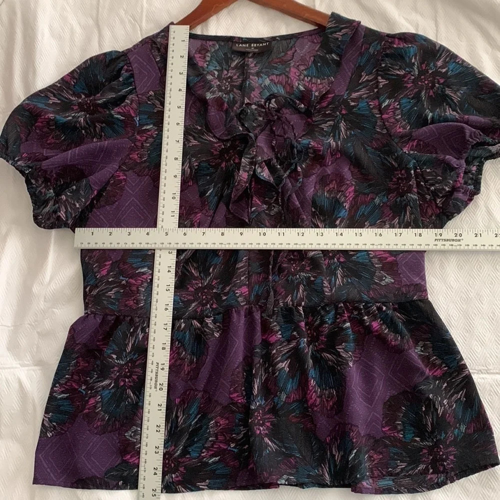 Lane Bryant Peplum Blouse Short Sleeve Purple Black Tie Front Size 18 goth - Picture 10 of 10